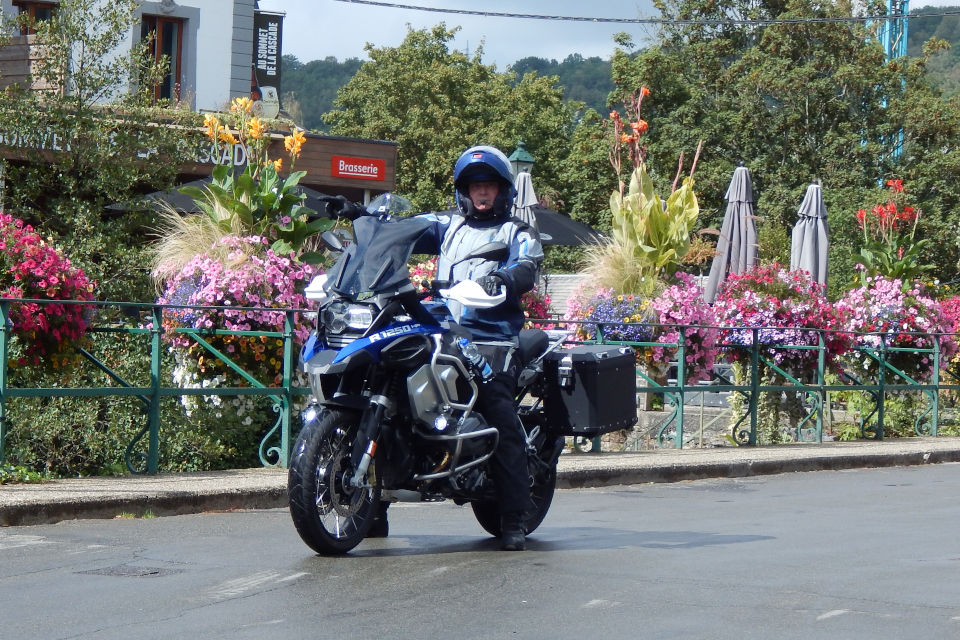 Motorrijbewijspoint Weert examengarantie AVB en AVD